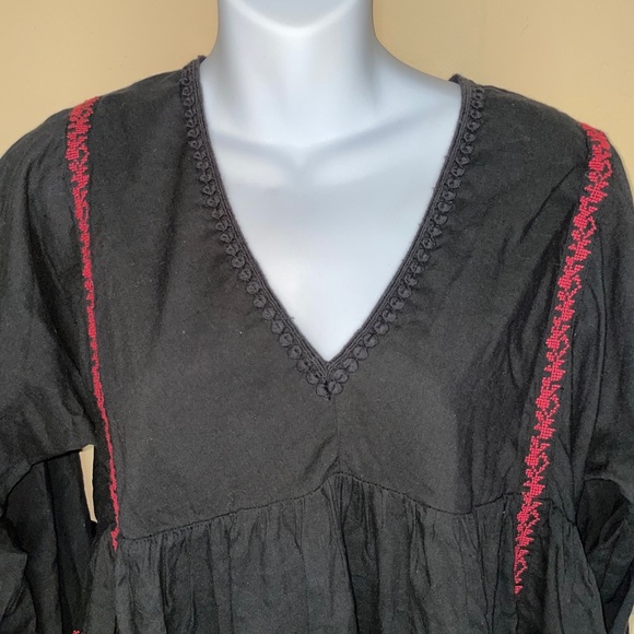 Roberta Roller Rabbit embroidered v neck top - Picture 6 of 11
